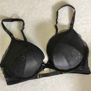 Victoria’s Secret Very Sexy Push Up Satin Lace 32D